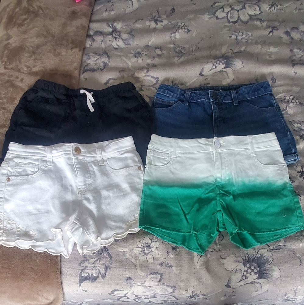 4 Shorts 10/12